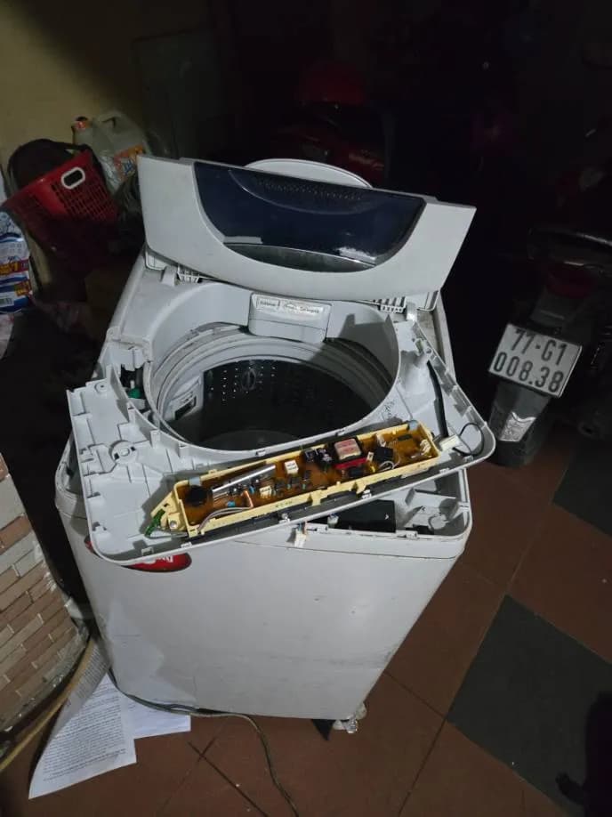 Trước sửa máy giặt cửa trên tại Phường 12, Tân Bình — thợ LỘC LÊ