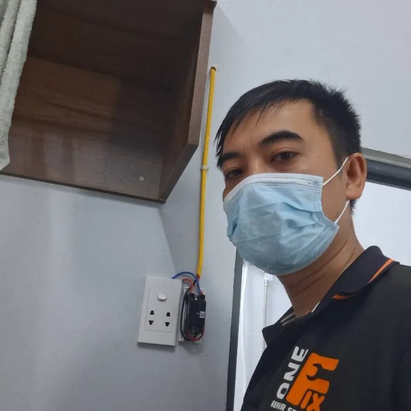 Trước khi sửa: Tháo máy nước nóng tại Phường 3, Quận 4