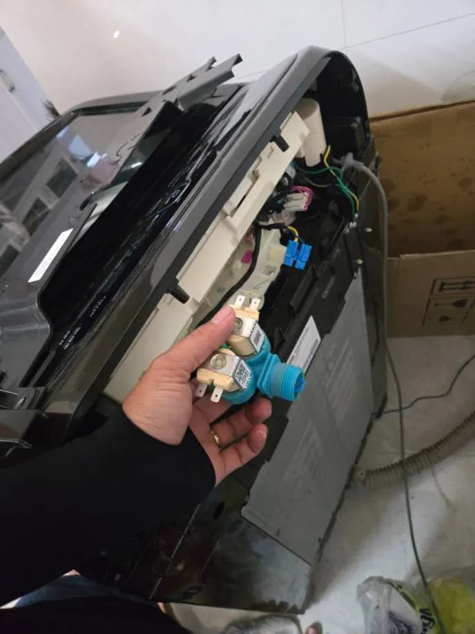 Trước sửa máy giặt cửa trên tại phường 10, Gò Vấp — thợ Lê Hữu Lộc