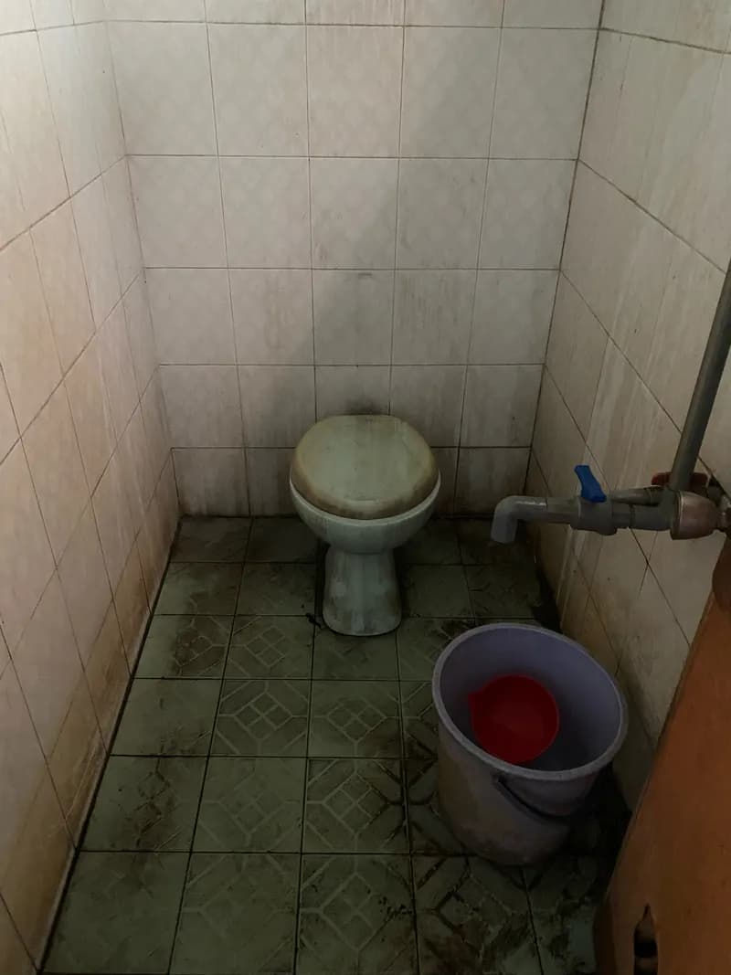 Trước sửa bồn cầu tại xã Vĩnh Lộc B, Bình Chánh — thợ Dương Oai