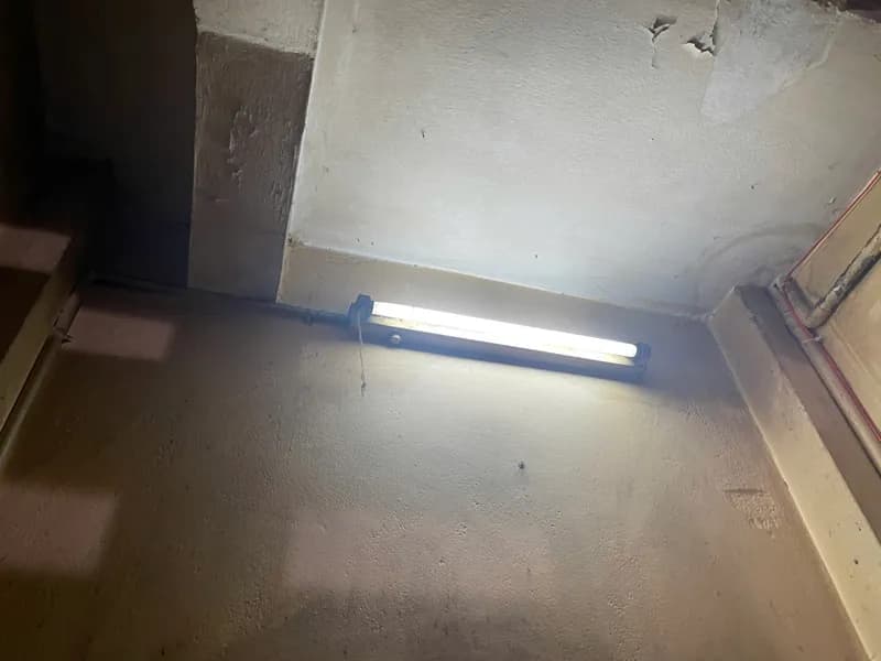 Trước sửa công tắc điện, ổ cắm điện Vanlock tại Phường 3, Quận 11 — thợ DƯƠNG OAI