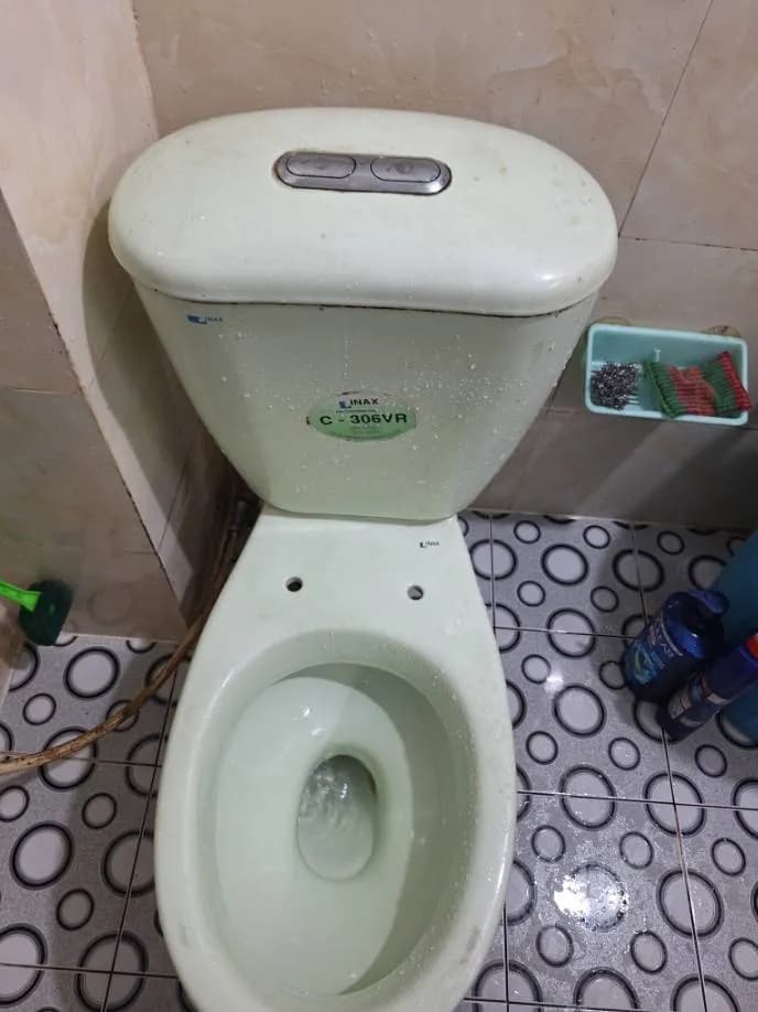 Trước khi sửa: Thay ống thoát nước lavabo ạ tại Bình Tân