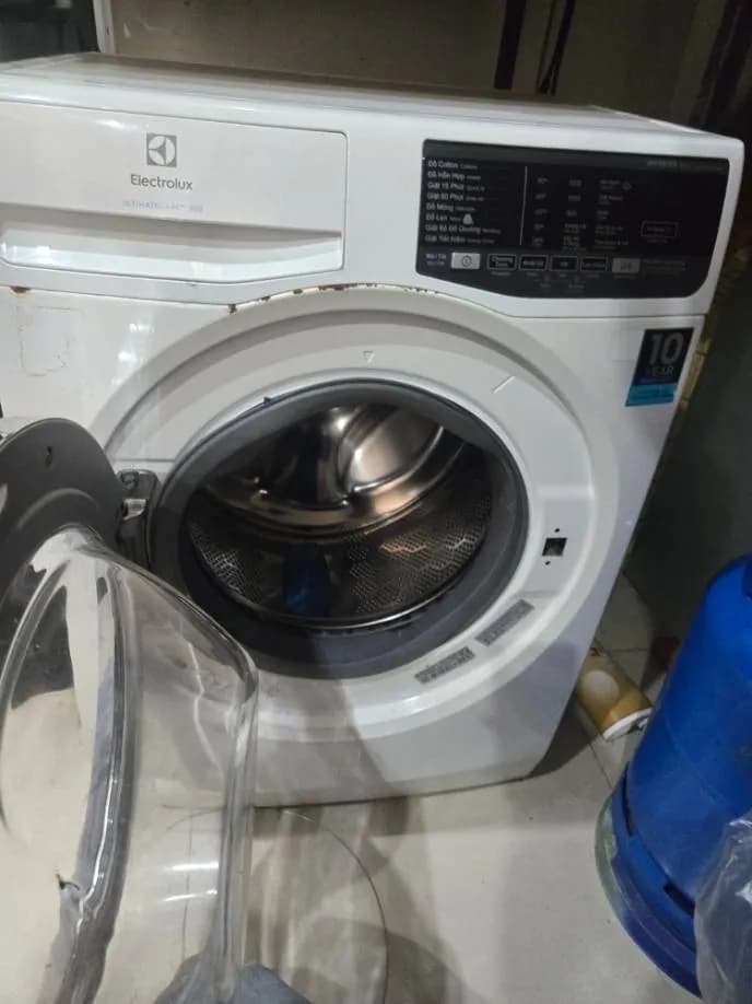Trước sửa máy giặt lồng ngang Electrolux tại Quận 10 — thợ Lê Hữu Lộc