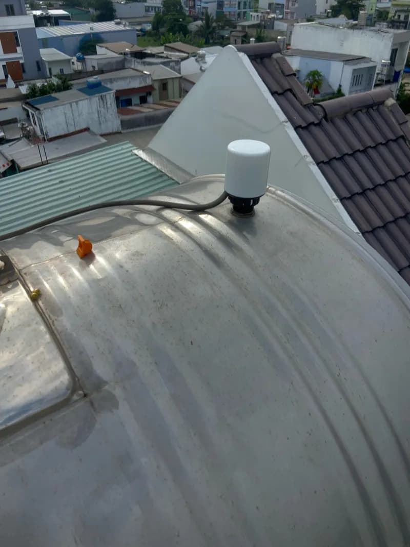 Sau khi hoàn thành sửa cảm biến mực nước tại Bình Tân — thợ LÀO TRẦN