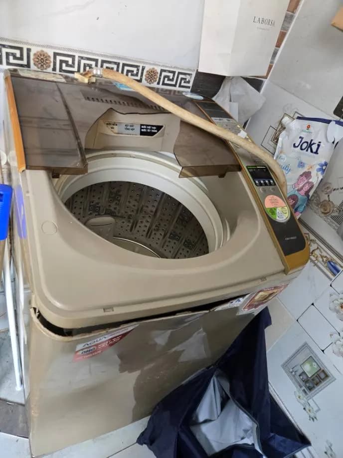 Trước sửa máy giặt lồng đứng AQUA tại Gò Vấp — thợ Lê Hữu Lộc