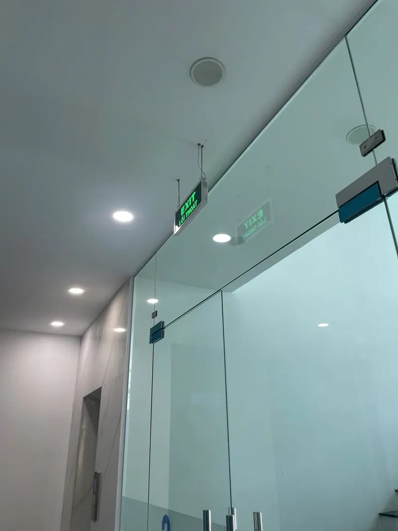 Kết quả Lắp đặt đèn exit thoát hiểm tại phường Tân Bình, Tân Bình tại Phường Tân Bình, Tân Bình — thợ Bùi Văn Bảo