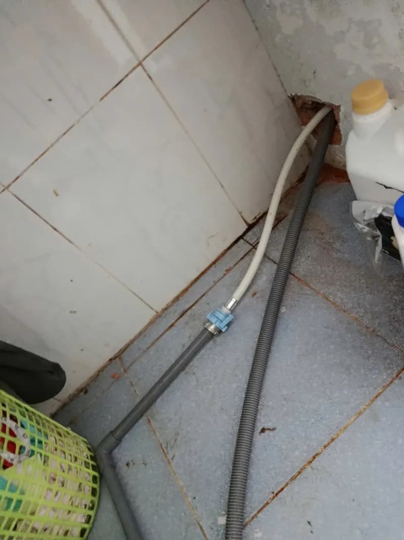 Trước khi sửa: Lắp đặt đường ống cấp nước máy giặt tại Hiệp Bình Chánh Thủ Đức tại phường Hiệp Bình Chánh Thủ Đức, Thủ Đức