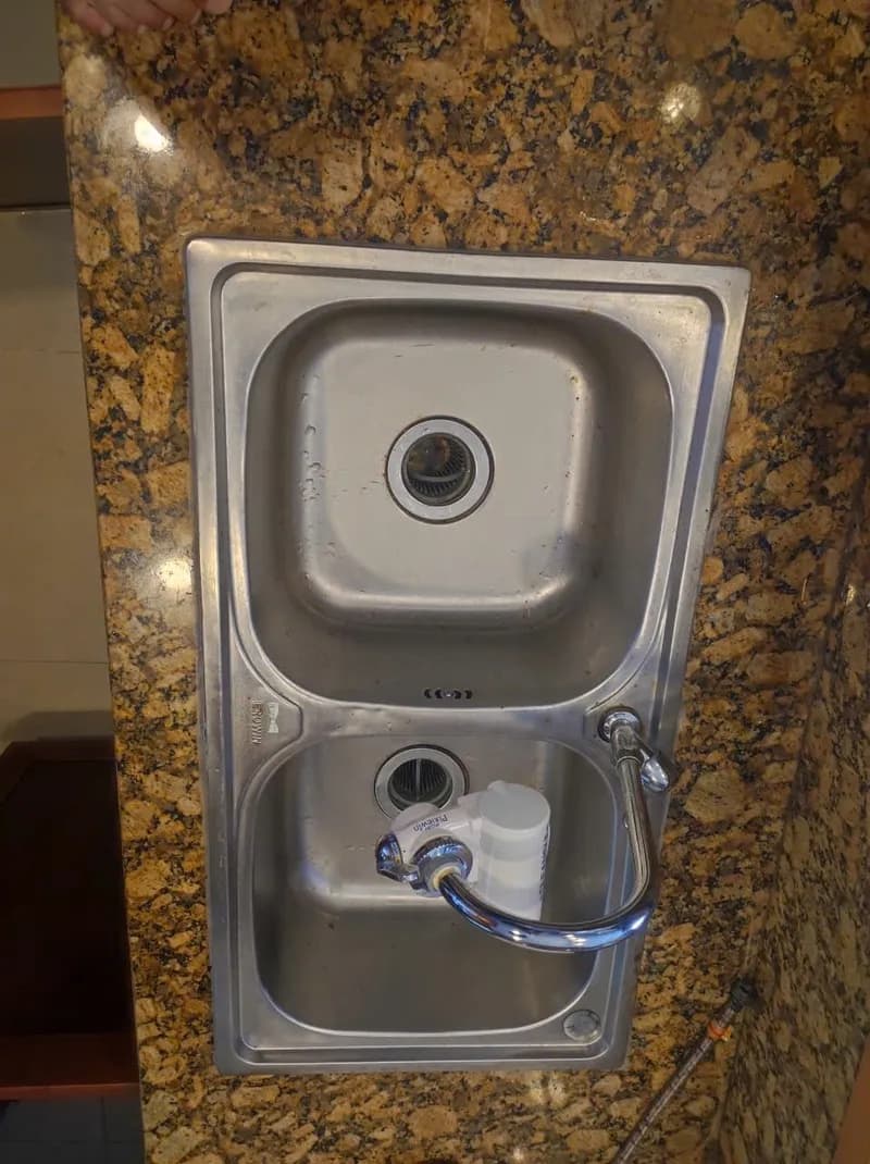 Trước sửa bồn rửa chén đôi inox RENOWN tại Thủ Đức — thợ Bùi Văn An