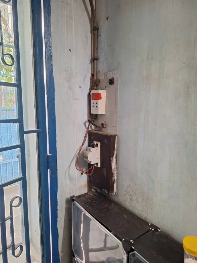 Trước khi sửa: Lắp đặt Aptomat và đi lại dây điện tại Phường 13, Quận 10 tại Phường 13, Quận 10