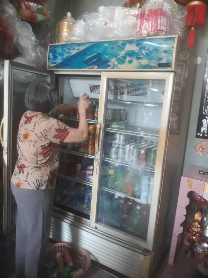 Sau khi hoàn thành sửa tủ mát trưng bày Alaska tại Quận 1 — thợ HUY ĐẶNG
