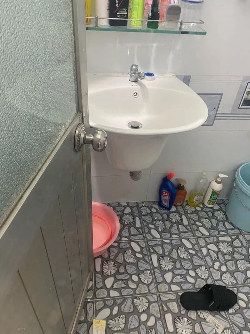Trước khi sửa: Rỉ nước lavabo tại Phường 7 Go Vap, Gò Vấp