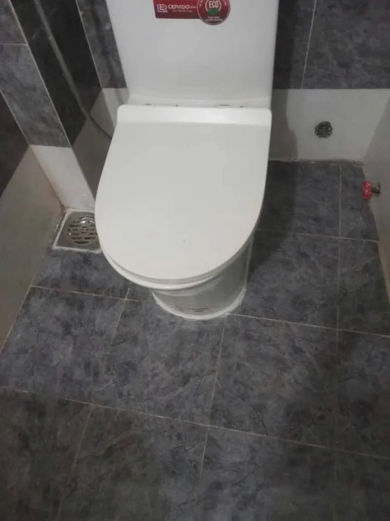 Sau khi hoàn thành sửa bồn cầu Cerado tại Phường 2, Tân Bình — thợ Bùi Văn Bảo