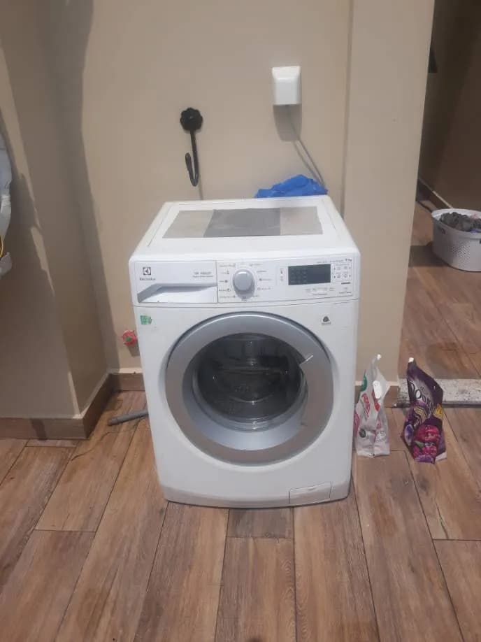 Trước sửa máy giặt lồng ngang Electrolux tại Thủ Đức — thợ CHÍ TÂM
