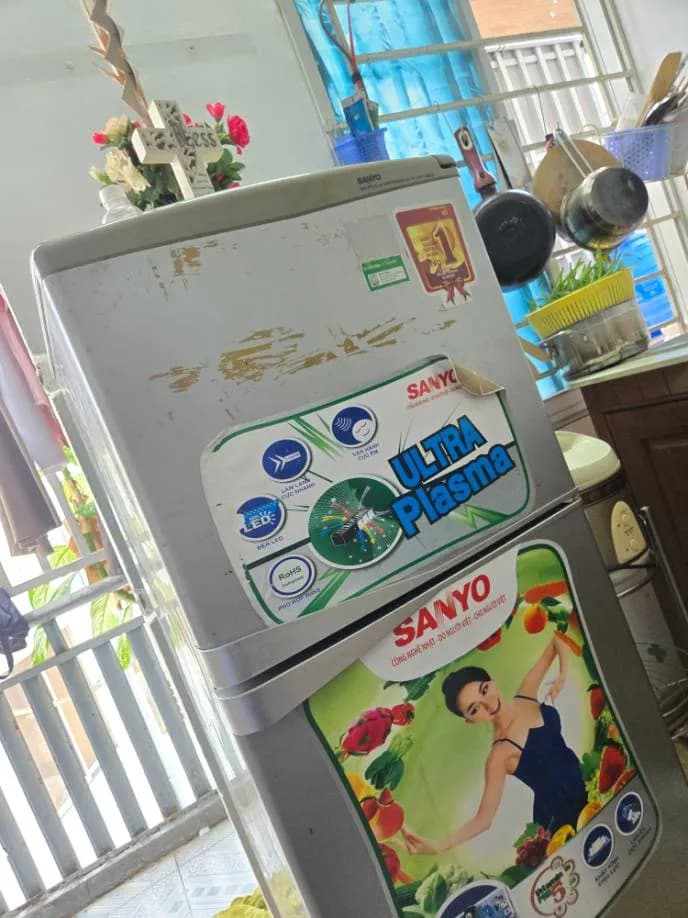 Sau khi hoàn thành sửa tủ lạnh Sanyo tại Phường 16, Quận 11 — thợ Lê Hữu Lộc
