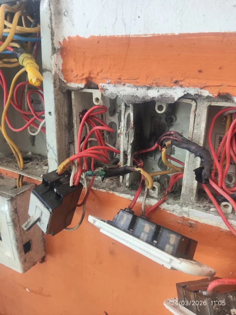 Trước sửa hệ thống điện gia đình Tenda tại Quận 3 — thợ KHÁNH NGUYỄN