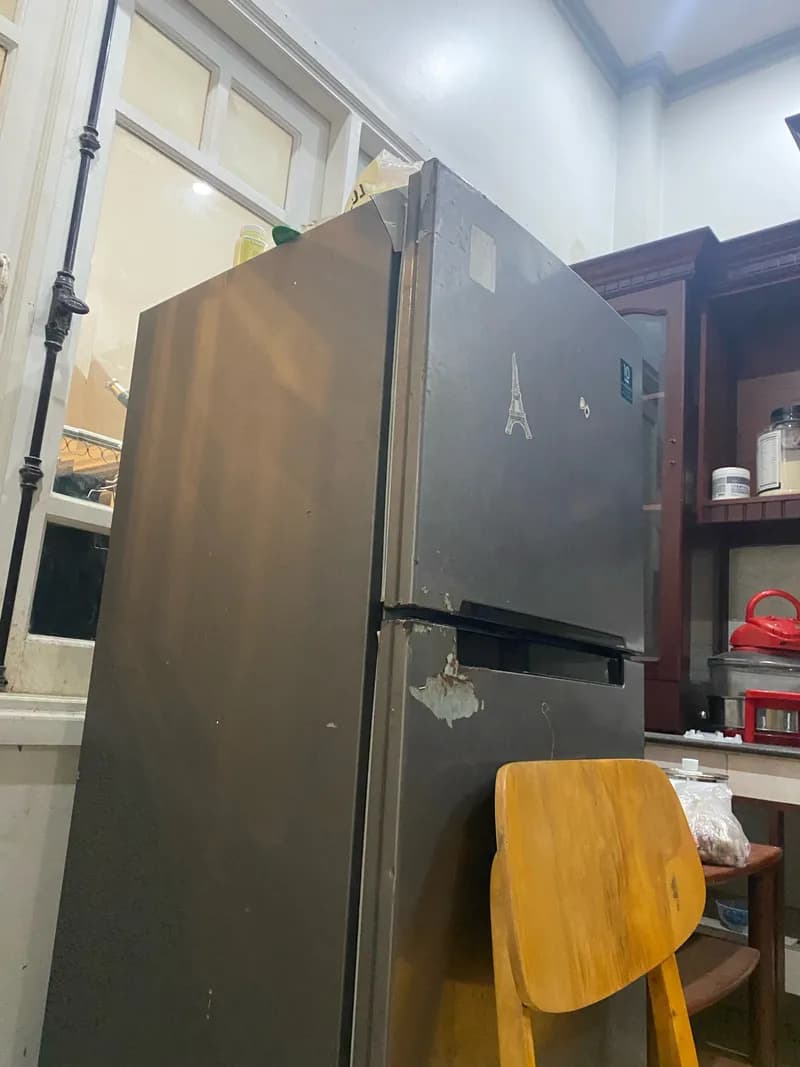 Trước khi sửa: Căn chỉnh bản lề và thay ron tủ lạnh Samsung Phường 8 Gò Vấp tại phường 8, Gò Vấp