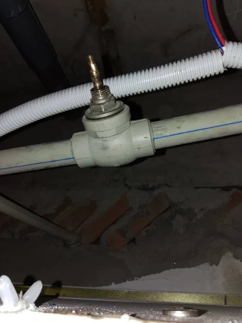 Trước sửa van nước tại Phường 5, Gò Vấp — thợ Trương Công Việt Trân