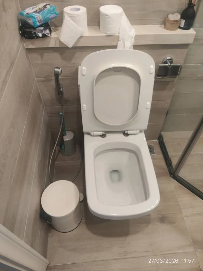 Trước sửa máy bơm nước American Standard tại Quận 1 — thợ Nguyễn Hoàng Khánh