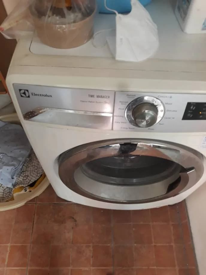 Trước sửa máy giặt lồng ngang Electrolux tại TPHCM — thợ CHÍ TÂM