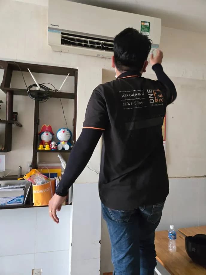 Sau khi hoàn thành sửa máy lạnh treo tường Panasonic tại Quận 1 — thợ Lê Hữu Lộc