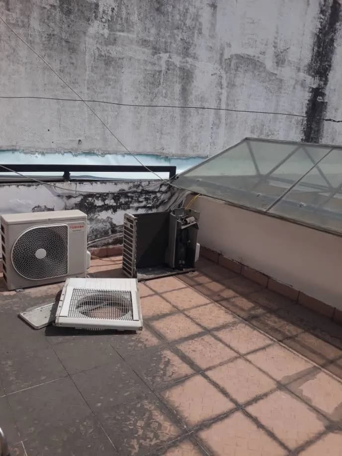 Trước sửa cục nóng máy lạnh Toshiba tại TPHCM — thợ Đặng Anh Huy