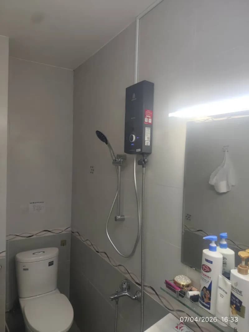 Sau khi hoàn thành sửa bình nóng lạnh trực tiếp Centon tại TPHCM — thợ KHÁNH NGUYỄN