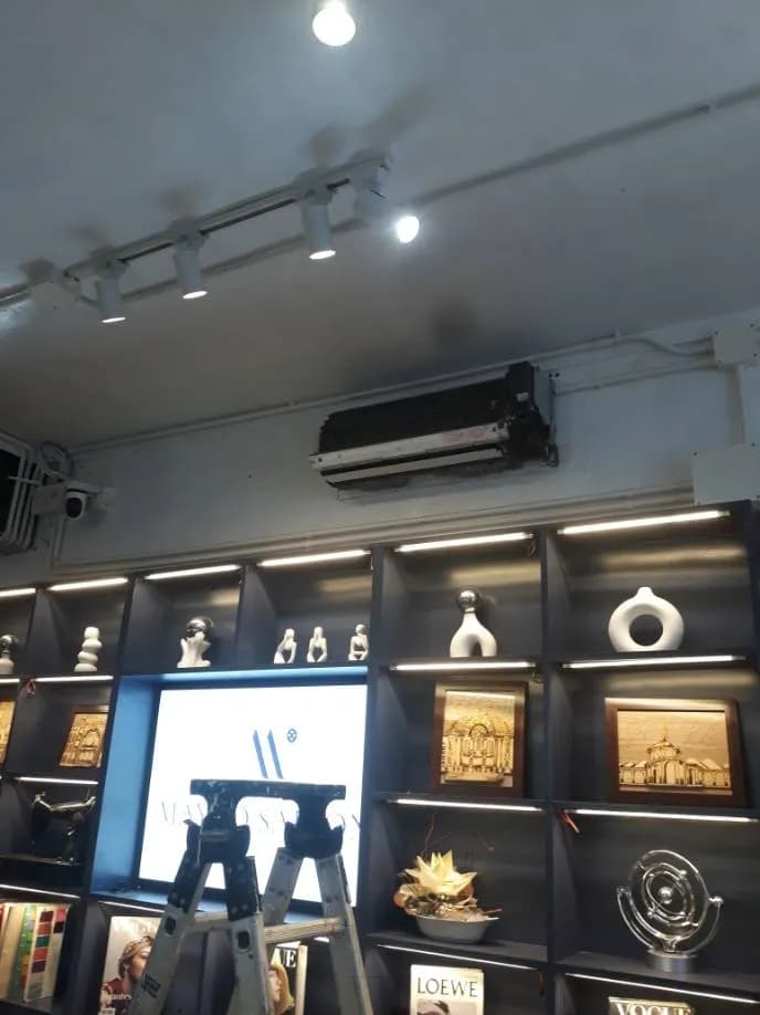 Trước sửa máy lạnh treo tường Daikin tại Quận 1 — thợ Phạm Ngọc Duy