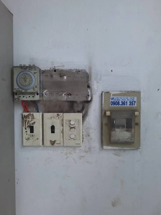 Sau khi hoàn thành sửa đồng hồ hẹn giờ điện, công tắc điện, hộp cầu dao điện Panasonic tại TPHCM — thợ ĐÔNG TRẦN