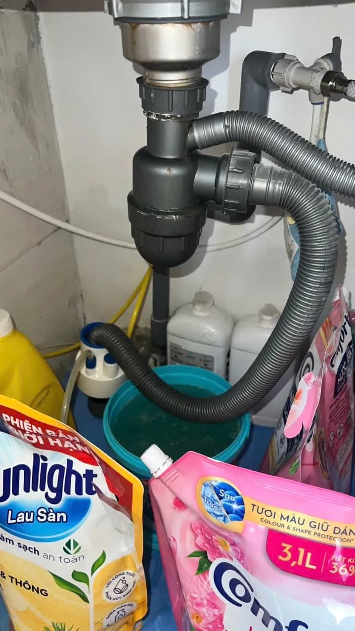 Trước sửa hệ thống ống thoát nước bồn rửa SaiZa tại TPHCM — thợ DƯƠNG OAI