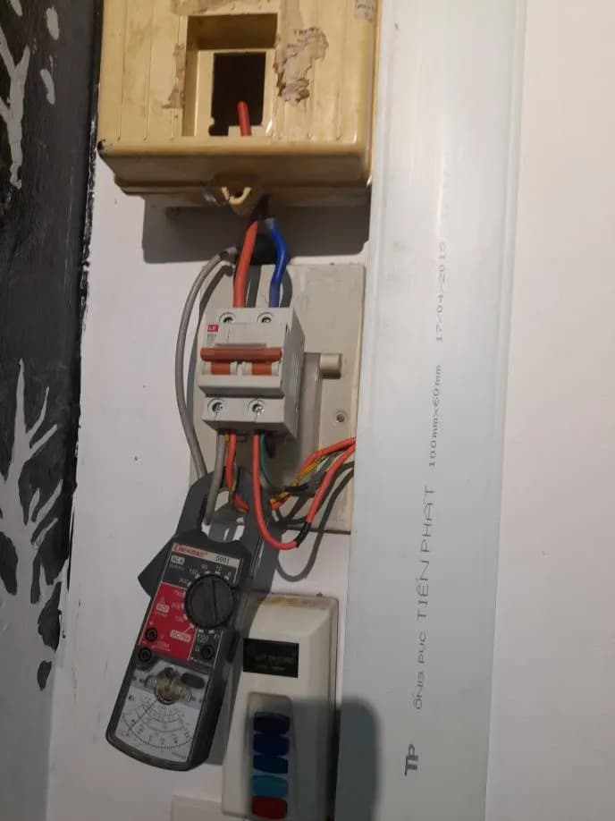 Sau khi hoàn thành sửa hệ thống điện dân dụng OHEMAX tại Quận 1 — thợ PHẨM MẠNH