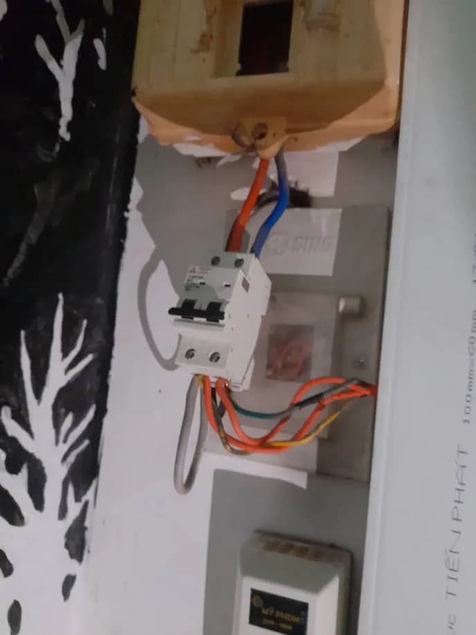 Trước sửa hệ thống điện dân dụng OHEMAX tại Quận 1 — thợ PHẨM MẠNH