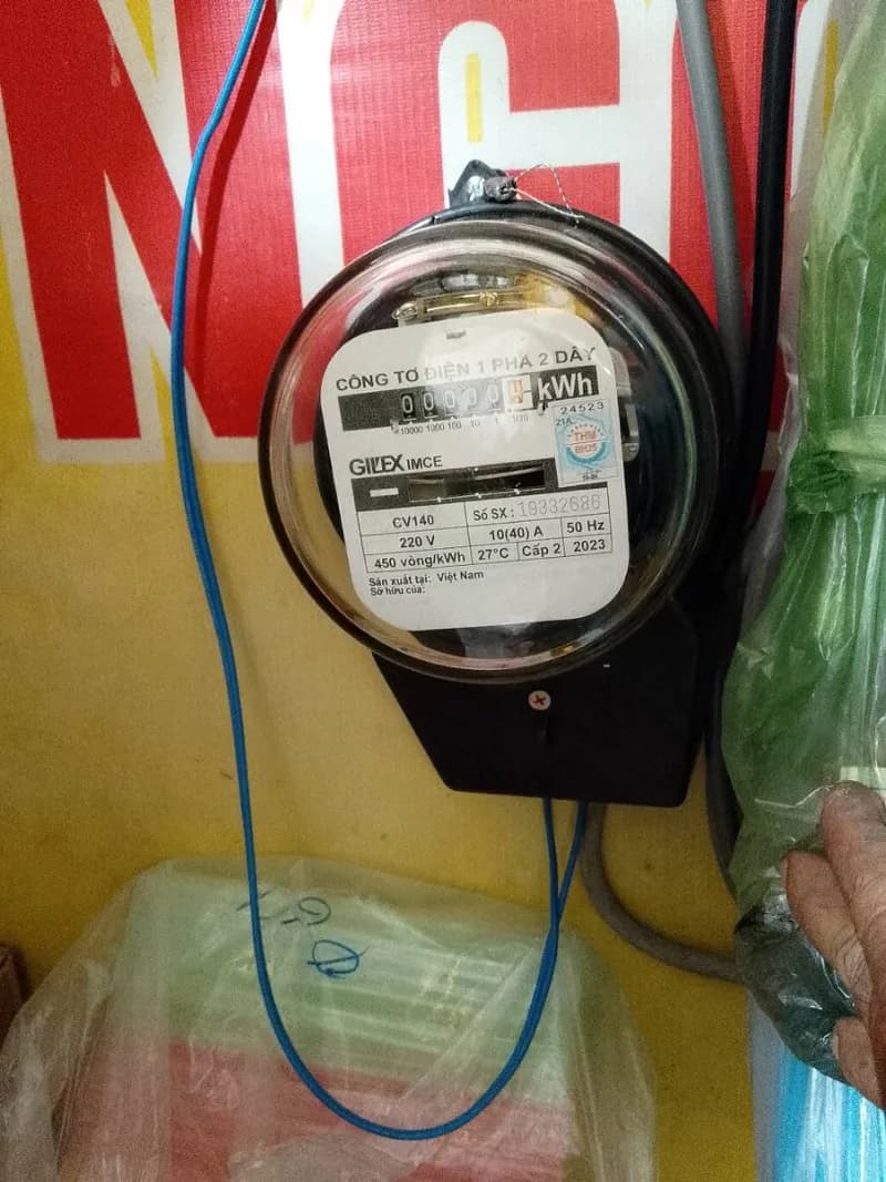 Sau khi hoàn thành sửa công tơ điện một pha hai dây GILEX IMCE tại TPHCM — thợ ĐỖ NHIỀU