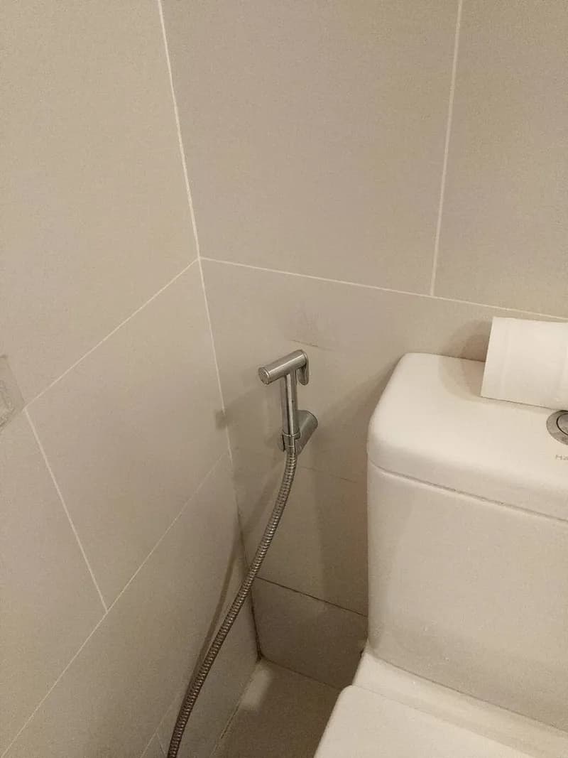 Trước khi sửa: Thay ron vòi xịt vệ sinh bị rò rỉ nước tại TPHCM tại TPHCM