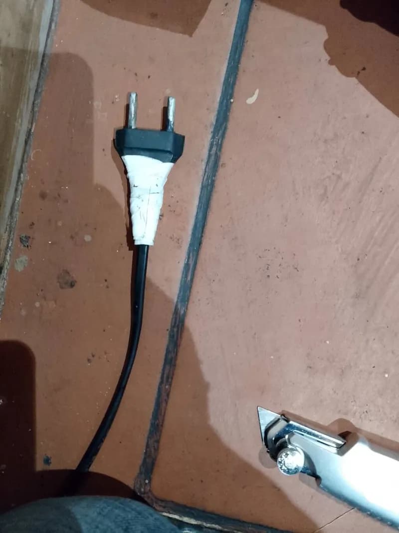 Trước sửa phích cắm điện tại TPHCM — thợ ĐỖ NHIỀU