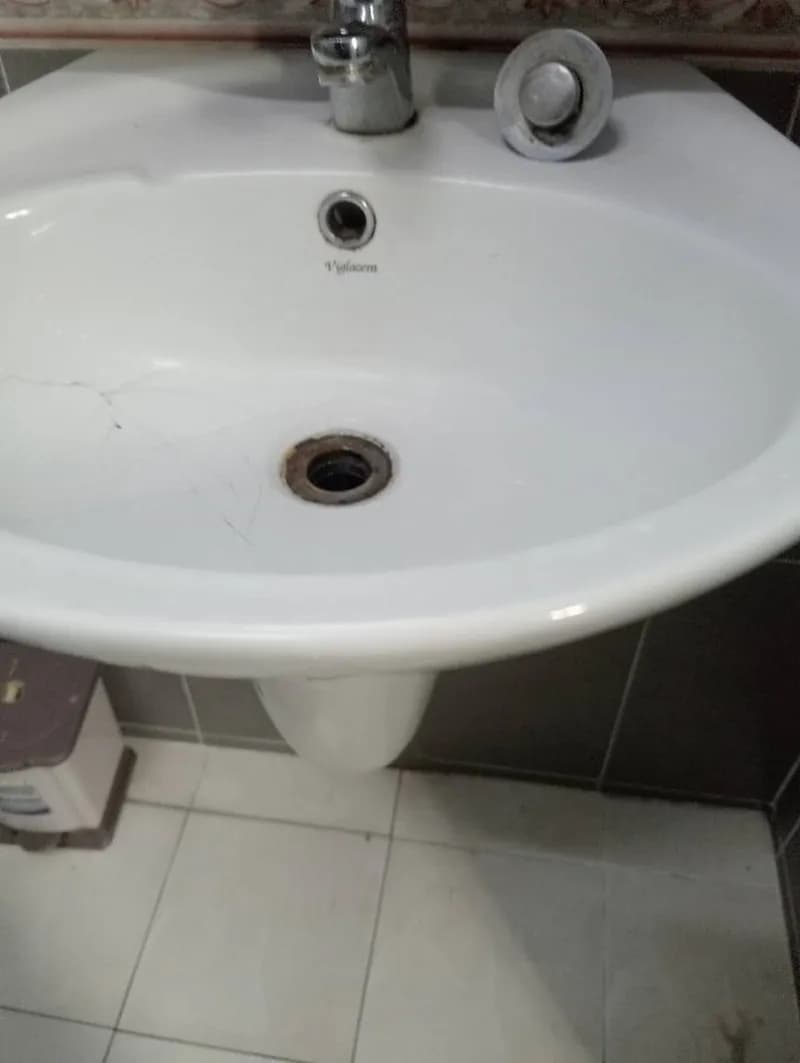 Trước khi sửa: Thay bộ xả lavabo Viglacera chống rò rỉ, khử mùi tại TPHCM tại TPHCM