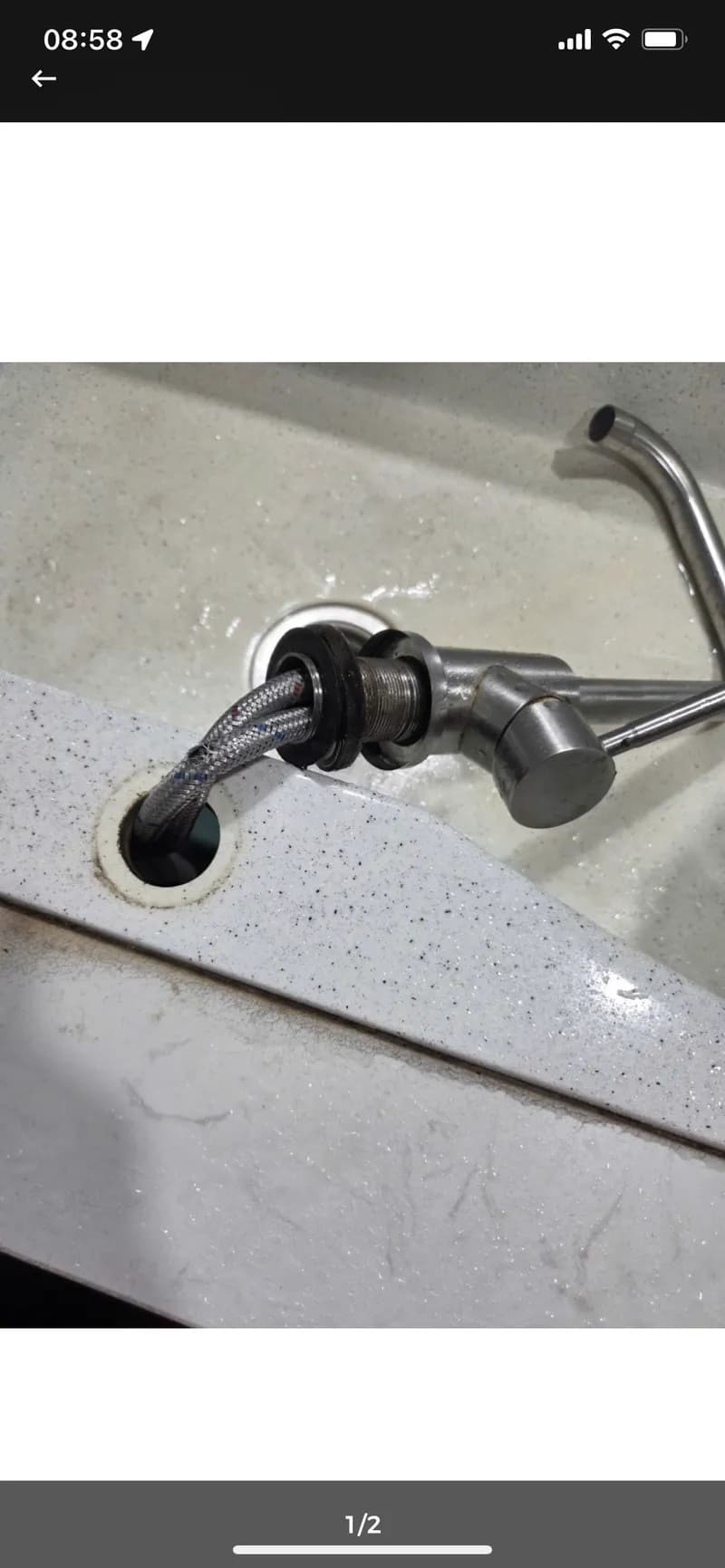 Trước khi sửa: Thay dây cấp vòi rửa bát bị rò rỉ tại TPHCM tại TPHCM