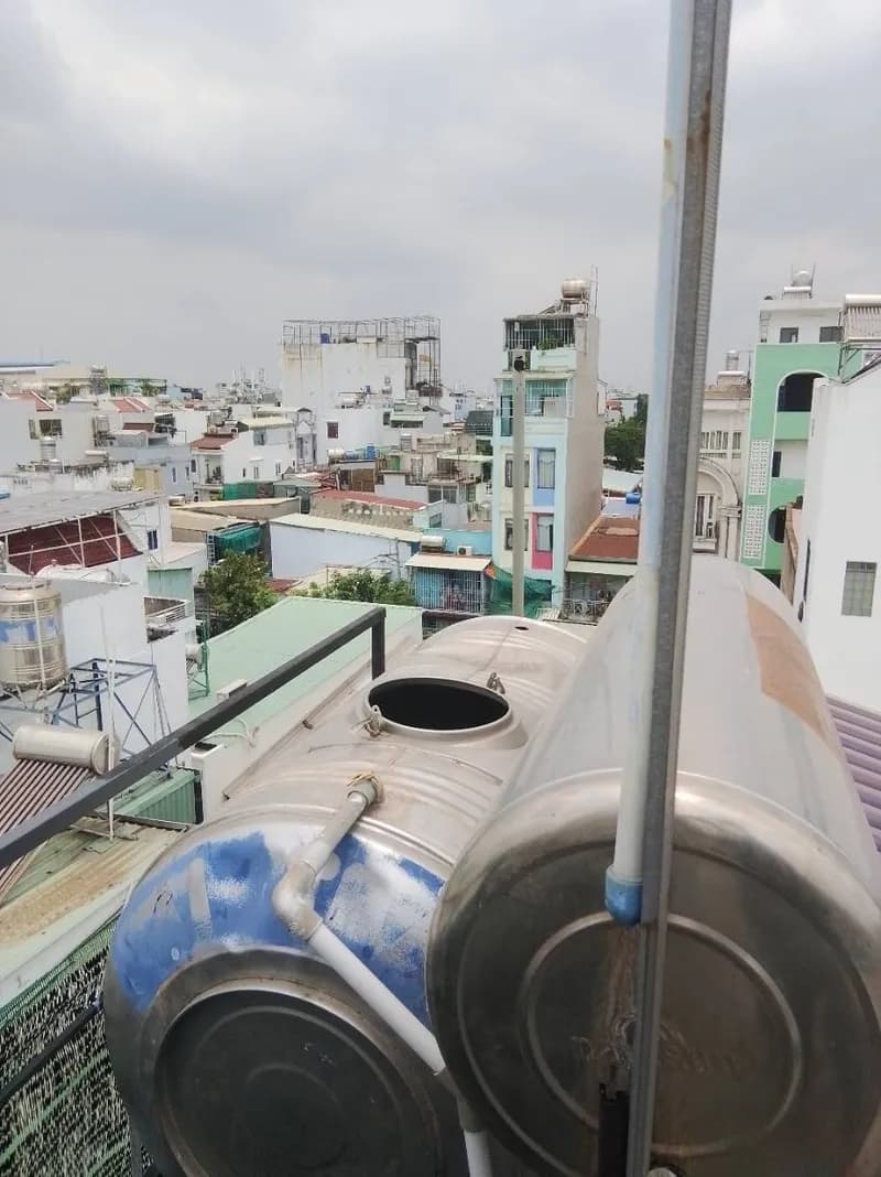 Trước sửa máy nước nóng năng lượng mặt trời Megasun tại TPHCM — thợ TRÂN TRƯƠNG