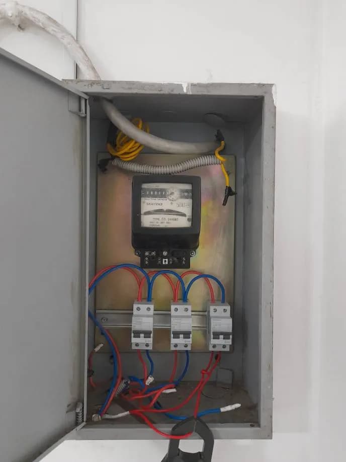Sau khi hoàn thành sửa tủ điện và công tơ điện GELEX EMIC tại Phường 9 (Phú Nhuận), Phú Nhuận — thợ PHẨM MẠNH