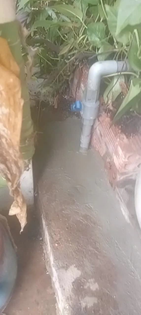 Thay thế đường ống nước âm tường bị nứt tại Quận 2 tại Quận 2
