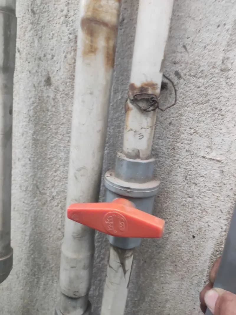 Trước khi sửa: Thay thế van khóa nước nhựa bị gãy tại Thủ Đức tại Thủ Đức