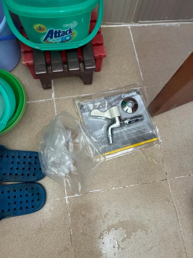 Trước khi sửa: Thay vòi nước lavabo và vòi sen tắm tại TPHCM tại TPHCM