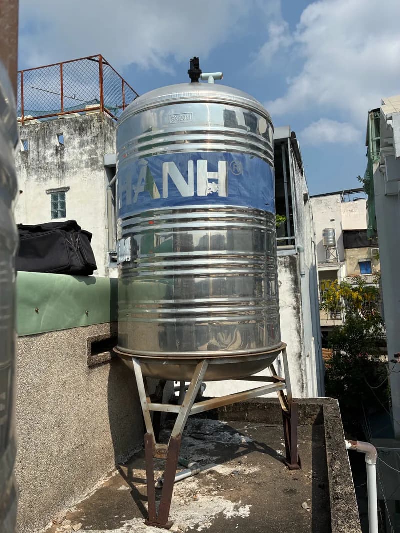 Trước khi sửa: Vệ sinh bồn nước inox 500l sạch cặn bẩn tại TPHCM tại TPHCM