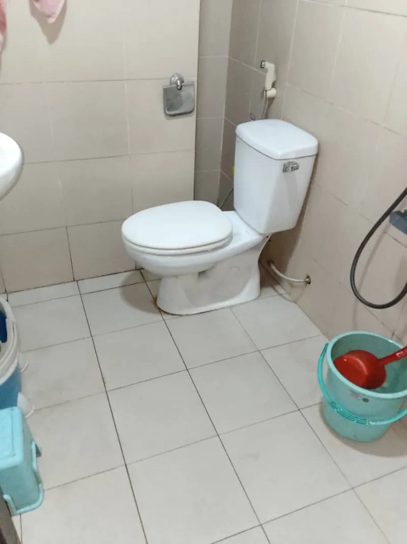 Trước sửa bồn cầu tại Quận 8 — thợ Hồ Như Vũ