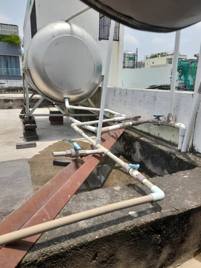 Trước sửa bồn nước và vòi nước tại Tân Bình — thợ Trần Lào