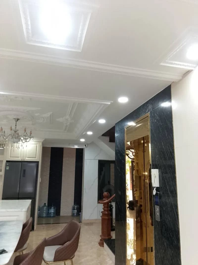 Lắp đặt 4 đèn LED âm trần tại sảnh thang máy TPHCM tại TPHCM