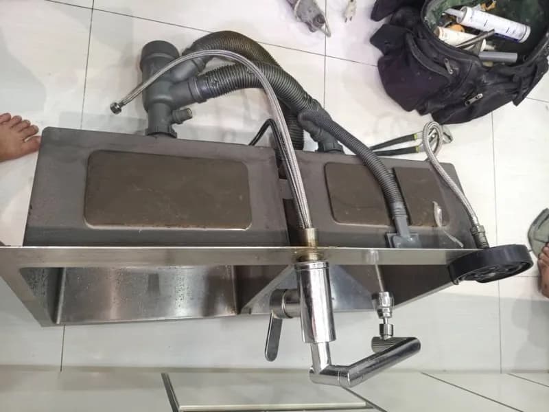 Trước khi sửa: Lắp đặt bồn rửa chén âm bàn tại Gò Vấp chuyên nghiệp tại Gò Vấp