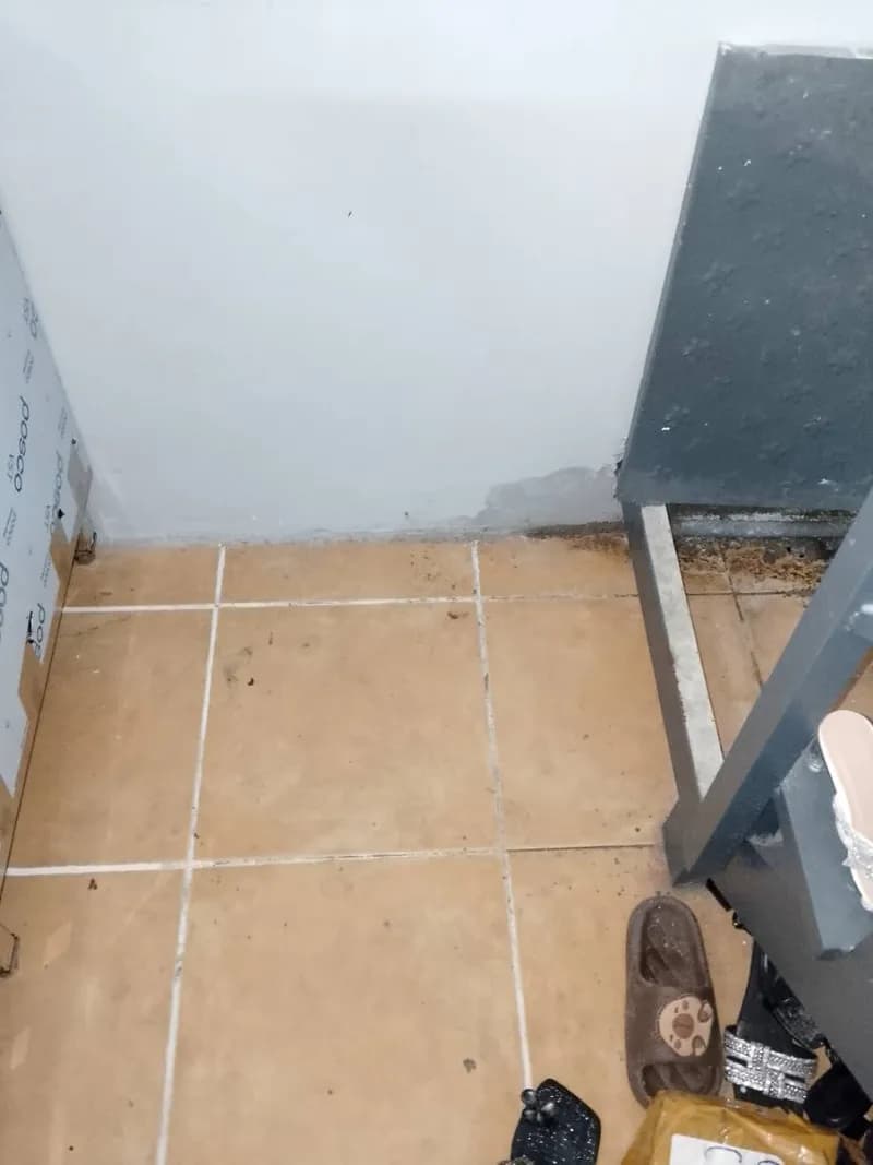 Trước sửa: Thay thế dây điện và CB chiếu sáng ngoài trời tại Nhà Bè tại Nhà Bè — thợ Trần Lào