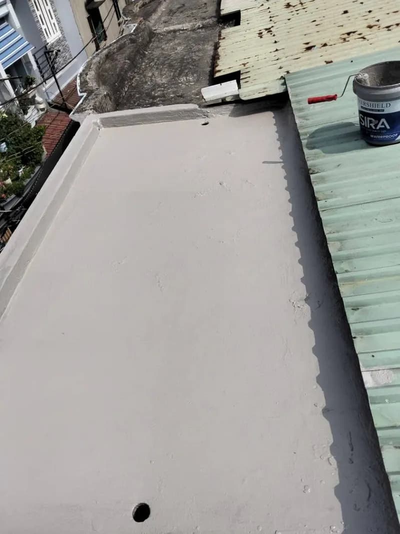 Chống thấm sàn mái tầng 2 bằng Vershield Sira tại TPHCM tại TPHCM