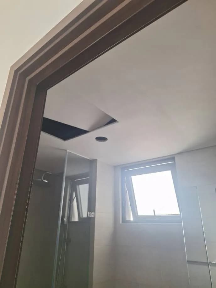 Trước khi sửa: Lắp đặt đèn LED âm trần phòng tắm tại TPHCM chuyên nghiệp tại TPHCM