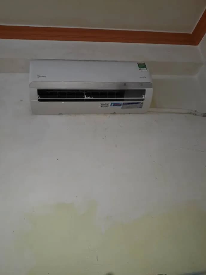 Sau khi hoàn thành sửa máy lạnh treo tường Midea tại Quận 1 — thợ Lê Hữu Lộc (5 sao)